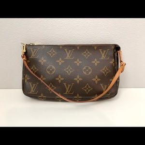 Sold. Louis Vuitton Pochette Accessoires Monogram